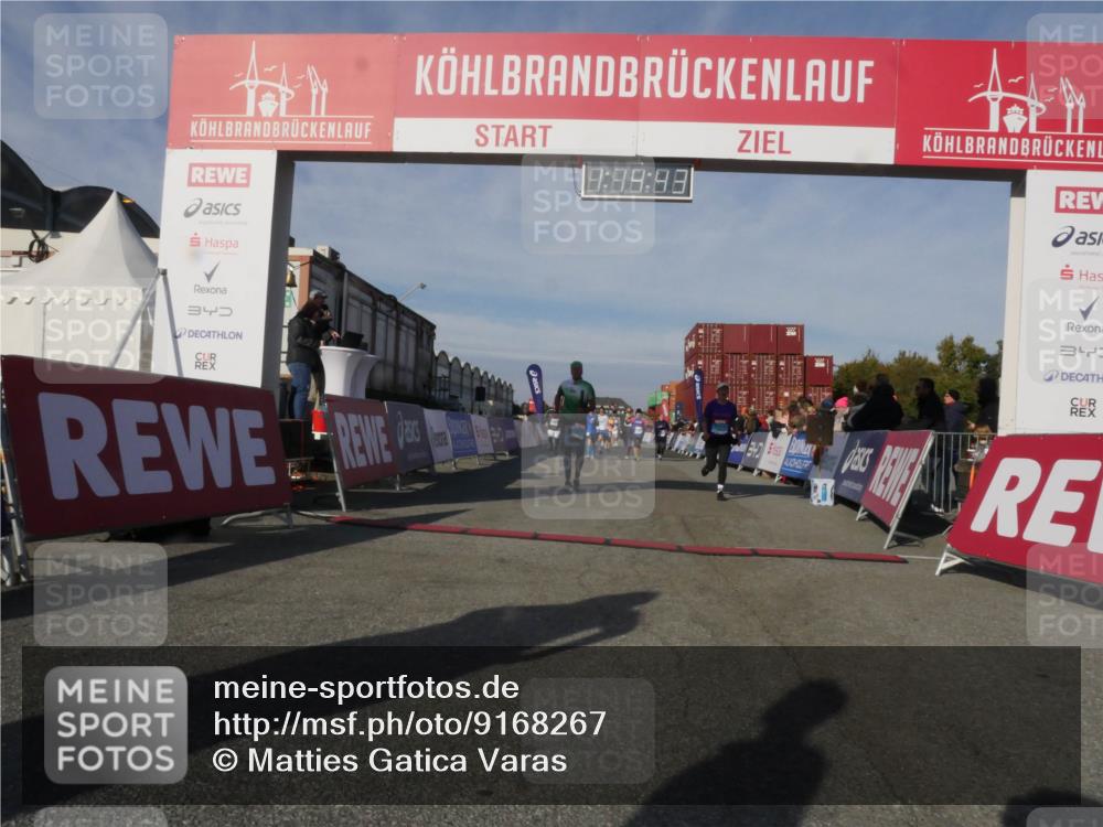 03.10.2025 - Köhlbrandbrückenlauf Matties Gatica Varas http://msf.ph/oto/9168267 03.10.2025 10:14:45 Ziel 1305, 1598, 1820, 2230, 2747, 2938, 2951, 2986, 3461, 3645, 3744, 3843 meine-sportfotos.de
