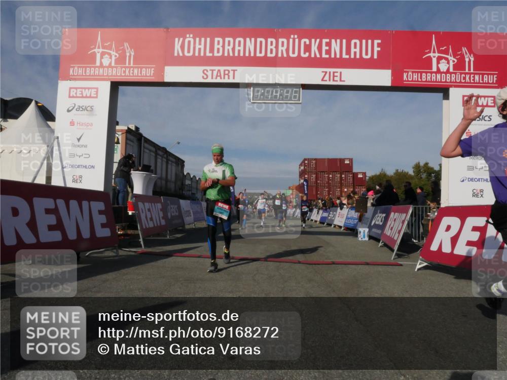 03.10.2025 - Köhlbrandbrückenlauf Matties Gatica Varas http://msf.ph/oto/9168272 03.10.2025 10:14:48 Ziel 1305, 1427, 1598, 1633, 1820, 2230, 2747, 2832, 2834, 2837, 2938, 2951, 3499, 3500, 3645, 3744, 3843 meine-sportfotos.de