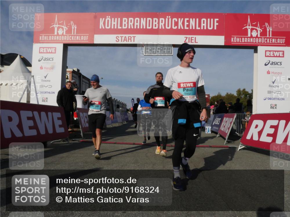03.10.2025 - Köhlbrandbrückenlauf Matties Gatica Varas http://msf.ph/oto/9168324 03.10.2025 10:15:12 Ziel 1193, 1195, 1324, 1480, 1523, 1551, 1693, 1785, 1797, 2147, 2206, 2207, 2707, 3037, 3144, 3169, 3206, 3207, 3214, 3229, 3339, 3348, 3470, 3471, 3668 meine-sportfotos.de