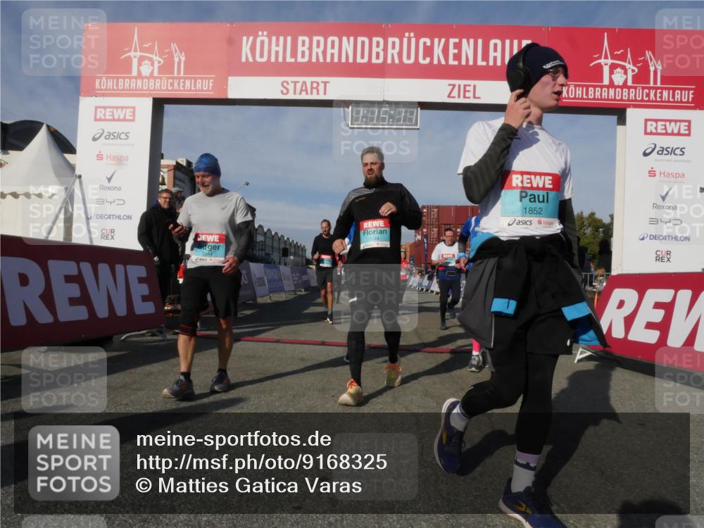 03.10.2025 - Köhlbrandbrückenlauf Matties Gatica Varas http://msf.ph/oto/9168325 03.10.2025 10:15:13 Ziel 1193, 1195, 1324, 1480, 1523, 1551, 1693, 1773, 1785, 1797, 2147, 2707, 3037, 3169, 3206, 3207, 3214, 3229, 3339, 3348, 3470, 3471, 3668 meine-sportfotos.de