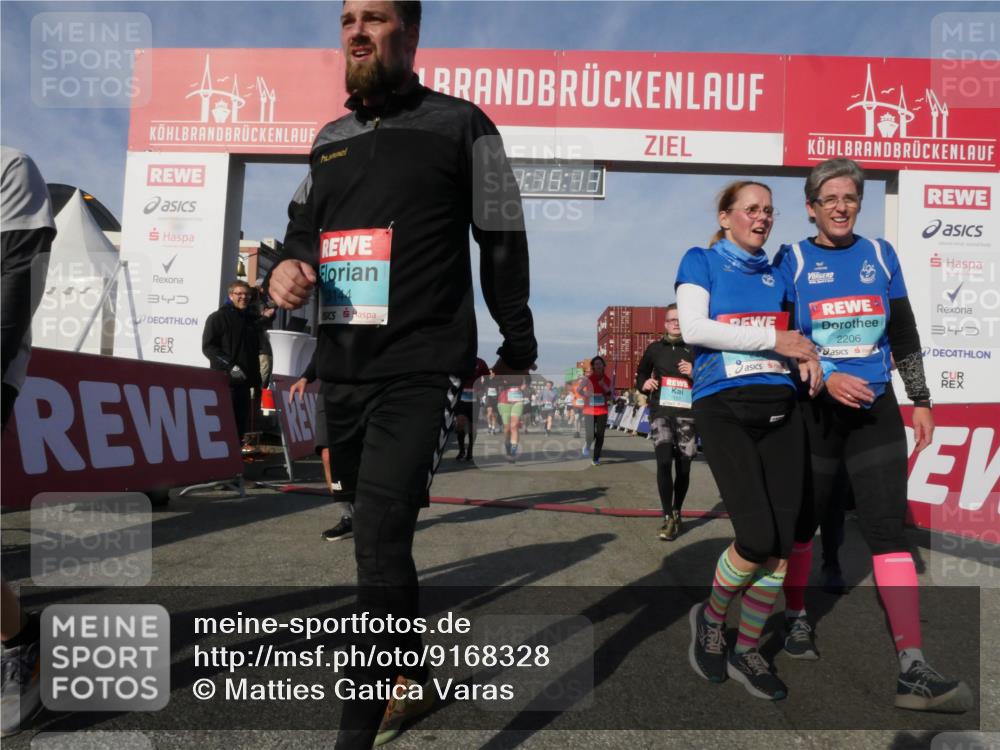 03.10.2025 - Köhlbrandbrückenlauf Matties Gatica Varas http://msf.ph/oto/9168328 03.10.2025 10:15:14 Ziel 1193, 1195, 1324, 1480, 1523, 1551, 1693, 1761, 1773, 1785, 1797, 1922, 2147, 2707, 3037, 3206, 3207, 3214, 3229, 3339, 3348, 3470, 3471, 3668 meine-sportfotos.de