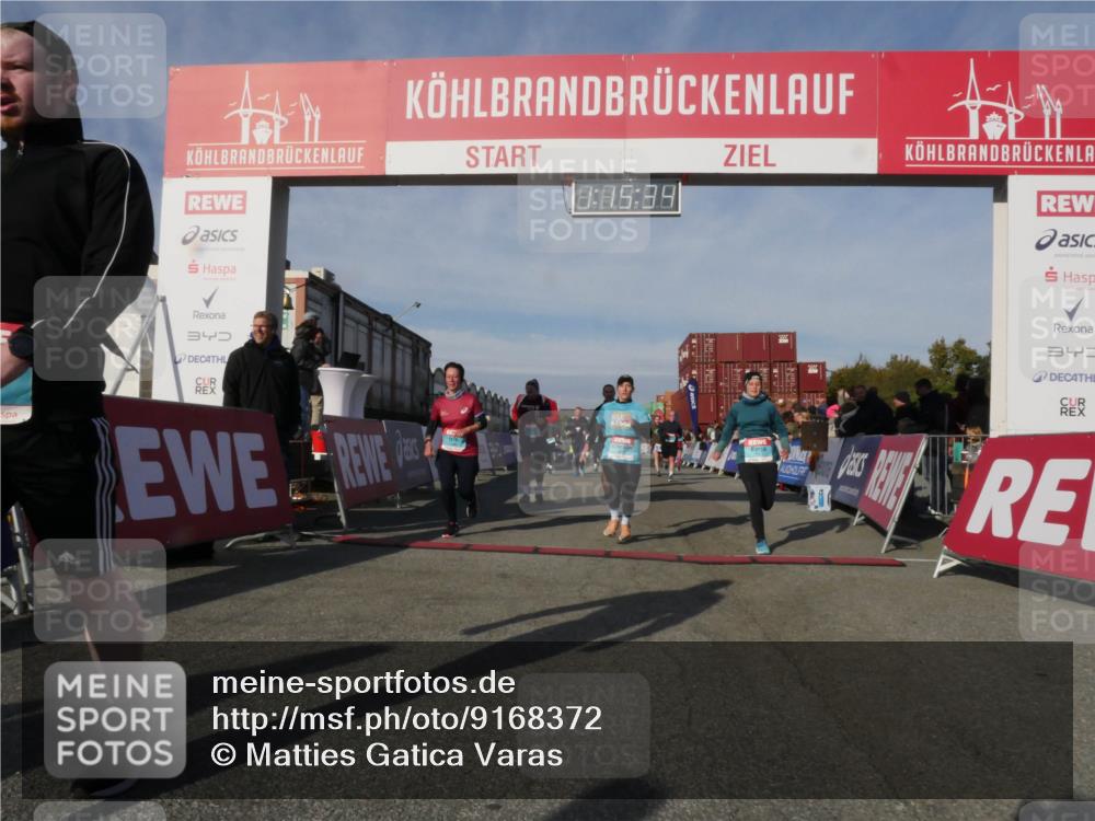 03.10.2025 - Köhlbrandbrückenlauf Matties Gatica Varas http://msf.ph/oto/9168372 03.10.2025 10:15:36 Ziel 1228, 1337, 1390, 1637, 1666, 1779, 1879, 1903, 1905, 2017, 2079, 2368, 2454, 2719, 2929, 2953, 3069, 3482, 3596, 3773, 3788 meine-sportfotos.de
