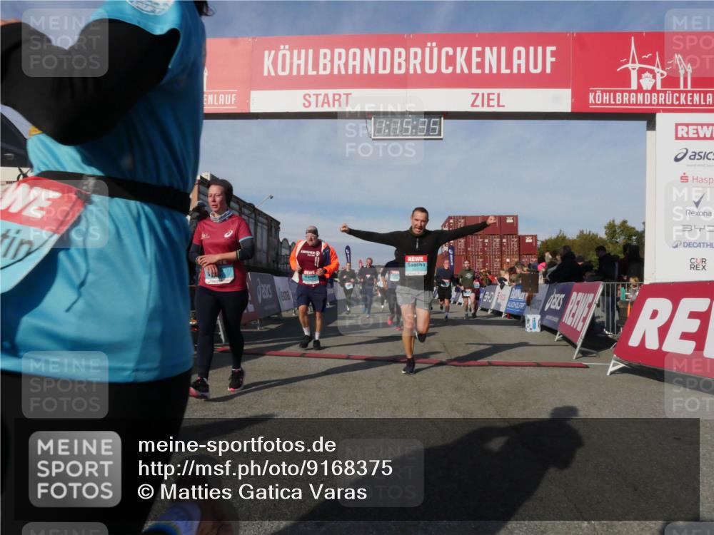 03.10.2025 - Köhlbrandbrückenlauf Matties Gatica Varas http://msf.ph/oto/9168375 03.10.2025 10:15:37 Ziel 1228, 1337, 1390, 1637, 1666, 1779, 1879, 1905, 2017, 2079, 2368, 2454, 2719, 2929, 3069, 3482, 3773, 3788 meine-sportfotos.de