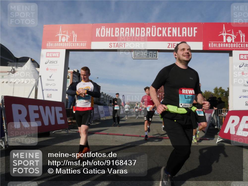 03.10.2025 - Köhlbrandbrückenlauf Matties Gatica Varas http://msf.ph/oto/9168437 03.10.2025 10:16:08 Ziel 1276, 1498, 1530, 1591, 1745, 1796, 1907, 1979, 2064, 2285, 2878, 3063, 3327, 3459, 3507, 3727 meine-sportfotos.de