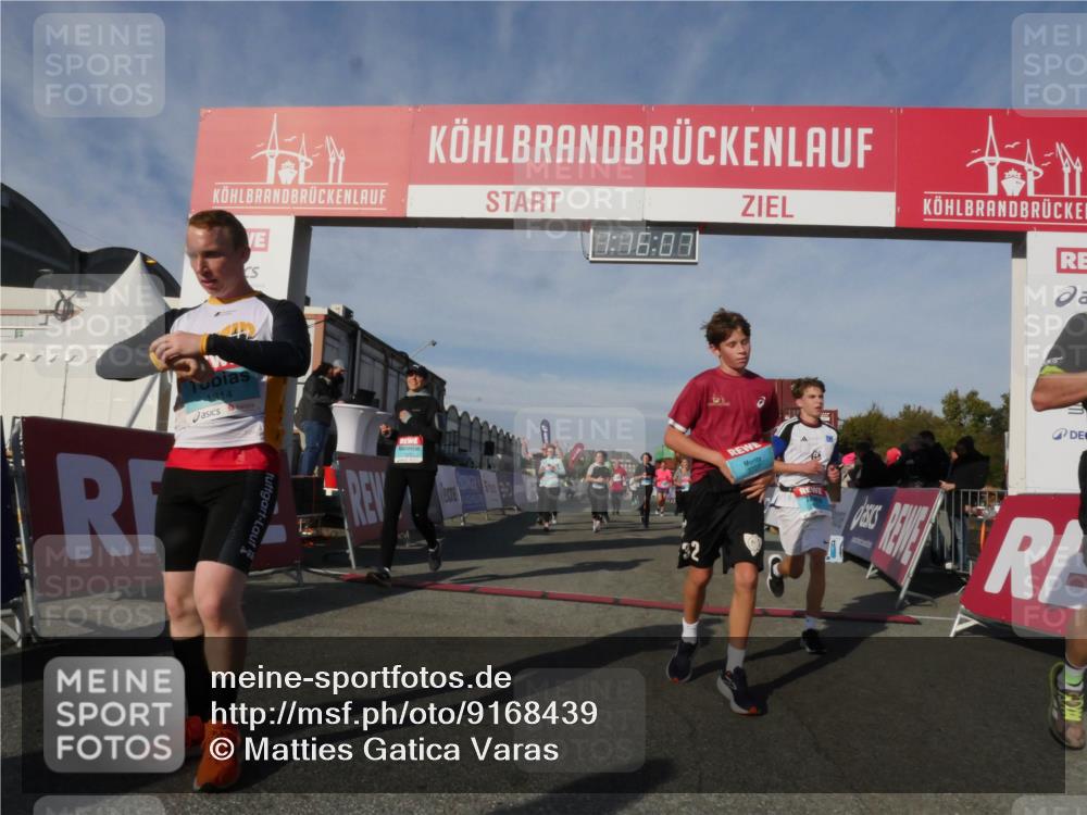 03.10.2025 - Köhlbrandbrückenlauf Matties Gatica Varas http://msf.ph/oto/9168439 03.10.2025 10:16:09 Ziel 1276, 1498, 1530, 1591, 1745, 1796, 1907, 1979, 2064, 2285, 3063, 3327, 3459, 3507 meine-sportfotos.de