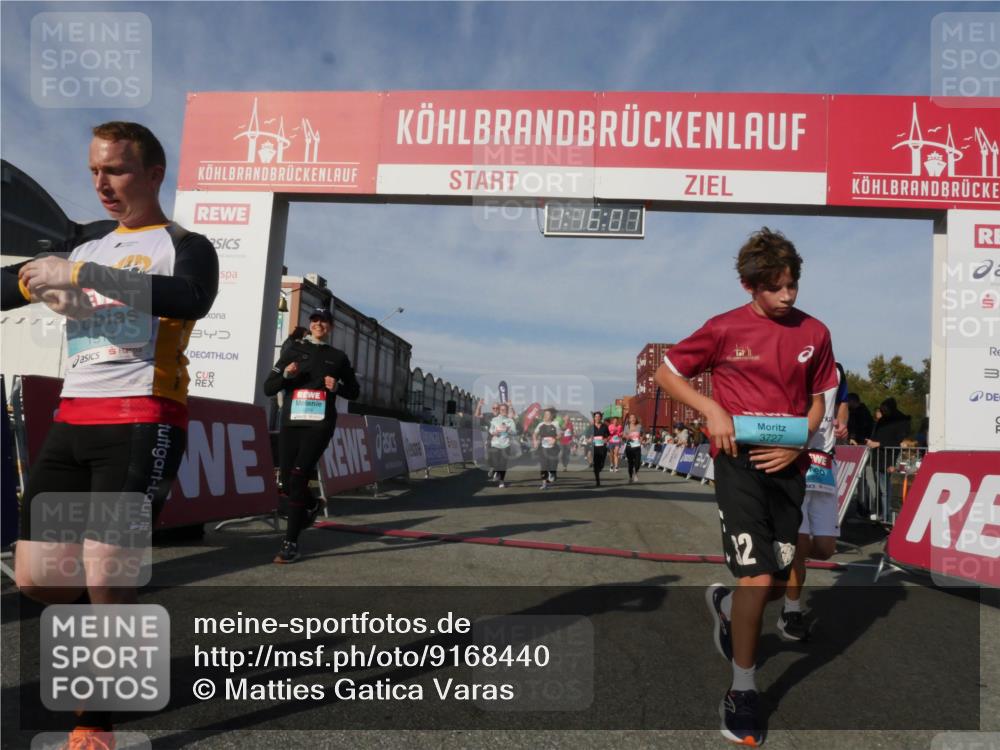 03.10.2025 - Köhlbrandbrückenlauf Matties Gatica Varas http://msf.ph/oto/9168440 03.10.2025 10:16:09 Ziel 1276, 1498, 1530, 1591, 1745, 1796, 1907, 1979, 2064, 2285, 3063, 3327, 3459, 3507 meine-sportfotos.de