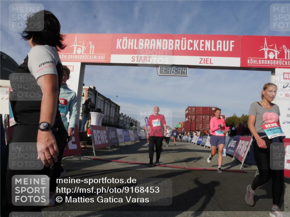 03.10.2025 - Köhlbrandbrückenlauf Matties Gatica Varas http://msf.ph/oto/9168453 03.10.2025 10:16:15 Ziel 1453, 1498, 1530, 1591, 1821, 2285, 2422, 2423, 2957, 3047, 3048, 3049, 3063, 3213, 3446, 3450, 3459, 3488, 3507, 3726, 3751 meine-sportfotos.de