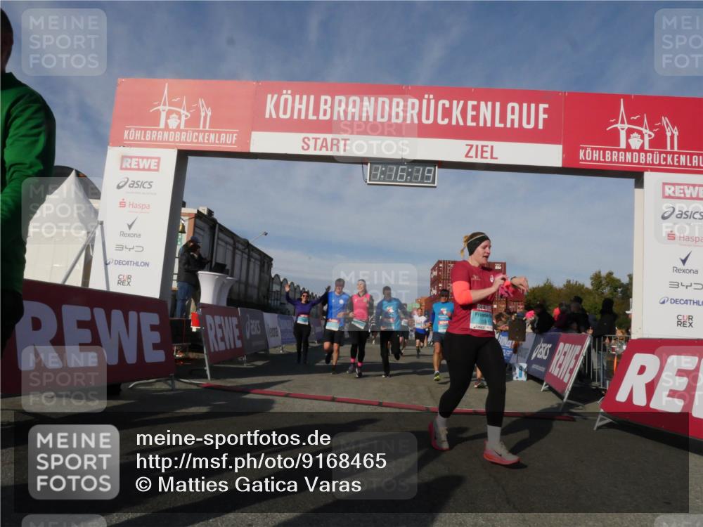 03.10.2025 - Köhlbrandbrückenlauf Matties Gatica Varas http://msf.ph/oto/9168465 03.10.2025 10:16:21 Ziel 1453, 1821, 2254, 2293, 2422, 2423, 2641, 2724, 2957, 3047, 3048, 3049, 3213, 3446, 3450, 3488, 3576, 3726, 3751, 3823 meine-sportfotos.de