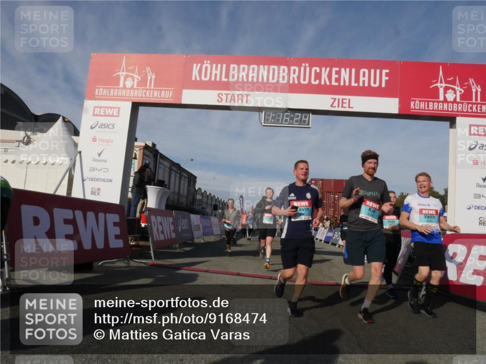 03.10.2025 - Köhlbrandbrückenlauf Matties Gatica Varas http://msf.ph/oto/9168474 03.10.2025 10:16:25 Ziel 1453, 1821, 2254, 2293, 2422, 2423, 2448, 2641, 2724, 2902, 3213, 3576, 3823 meine-sportfotos.de