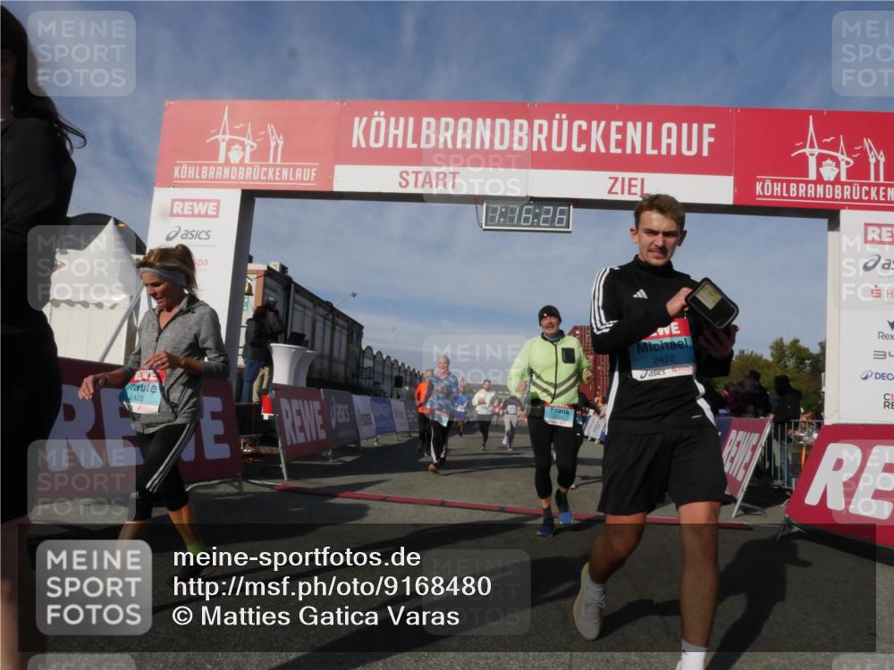 03.10.2025 - Köhlbrandbrückenlauf Matties Gatica Varas http://msf.ph/oto/9168480 03.10.2025 10:16:28 Ziel 2254, 2293, 2448, 2641, 2724, 2902, 3576, 3823 meine-sportfotos.de