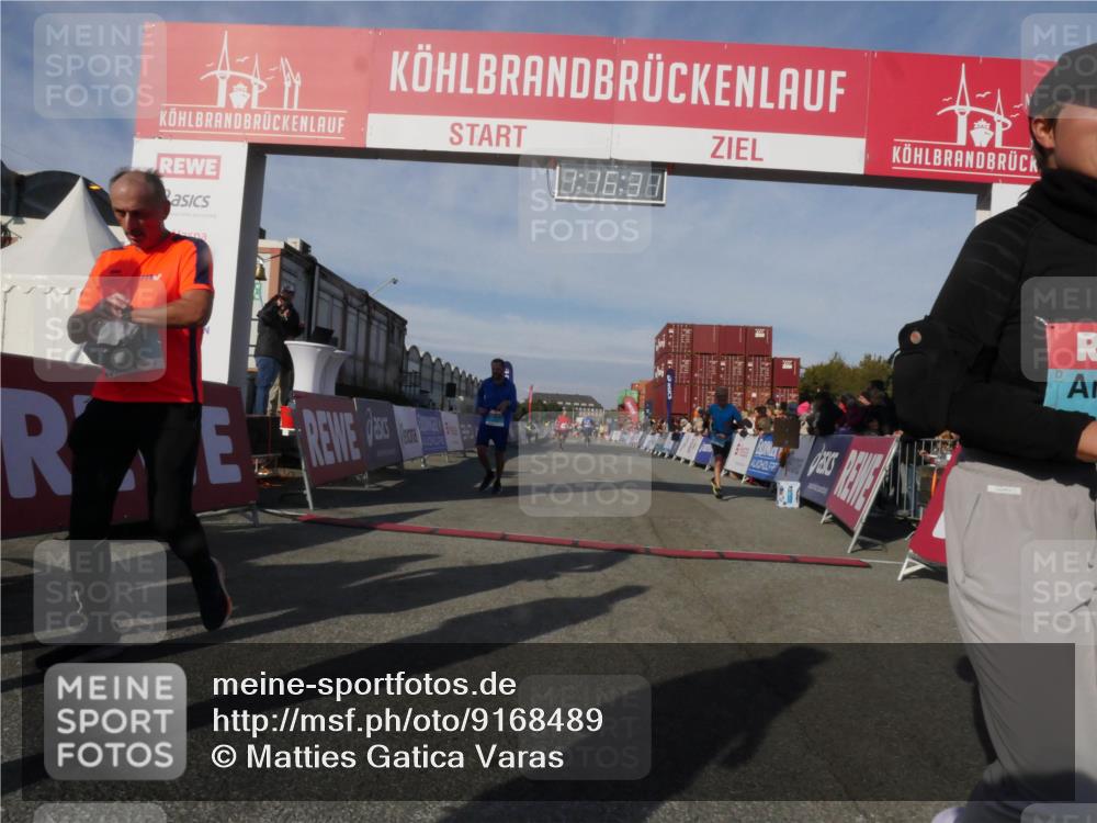 03.10.2025 - Köhlbrandbrückenlauf Matties Gatica Varas http://msf.ph/oto/9168489 03.10.2025 10:16:32 Ziel 2165, 2287, 2448, 2902, 2945 meine-sportfotos.de