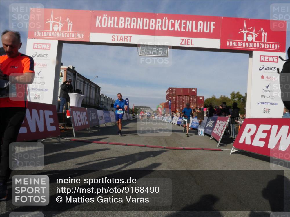 03.10.2025 - Köhlbrandbrückenlauf Matties Gatica Varas http://msf.ph/oto/9168490 03.10.2025 10:16:33 Ziel 2165, 2287, 2448, 2902, 2945 meine-sportfotos.de
