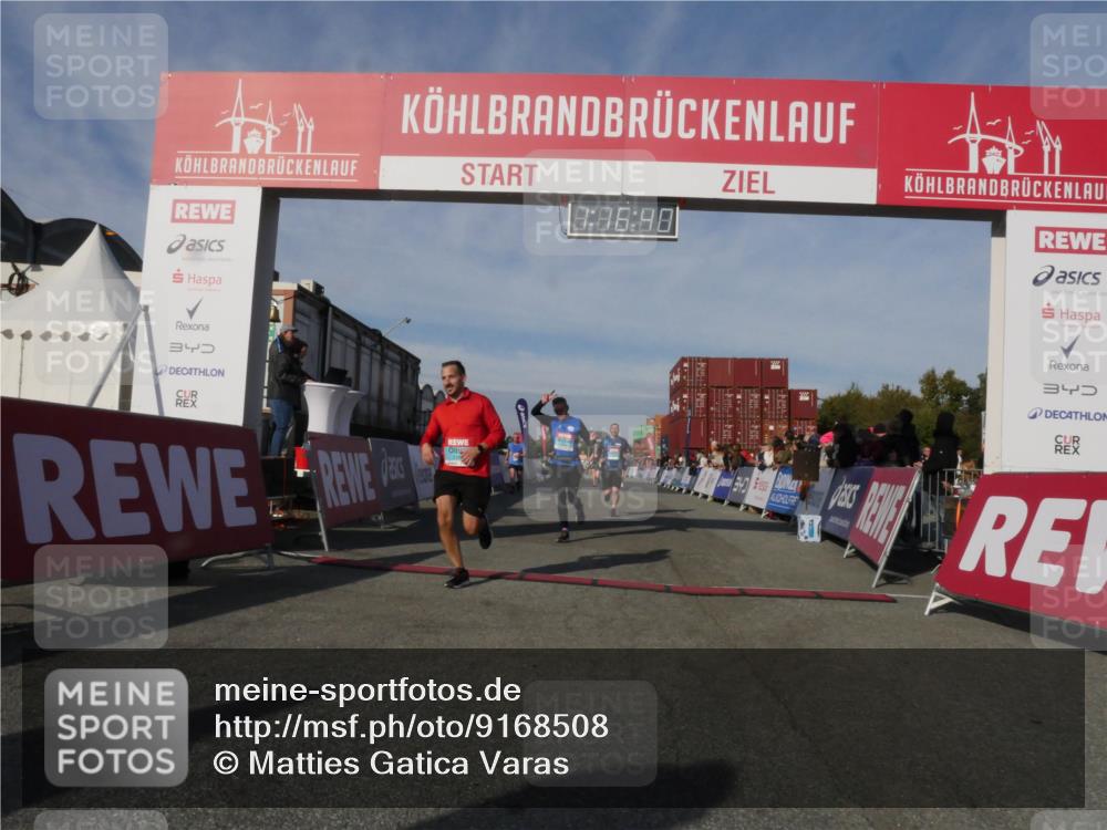 03.10.2025 - Köhlbrandbrückenlauf Matties Gatica Varas http://msf.ph/oto/9168508 03.10.2025 10:16:42 Ziel 1325, 1437, 2113, 2247, 2287, 2349, 2778, 2945, 3194, 3747 meine-sportfotos.de