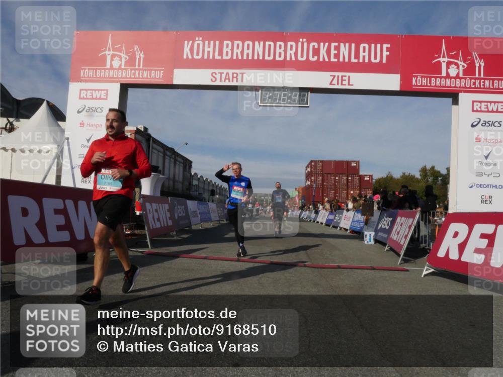 03.10.2025 - Köhlbrandbrückenlauf Matties Gatica Varas http://msf.ph/oto/9168510 03.10.2025 10:16:42 Ziel 1325, 1437, 2113, 2247, 2287, 2349, 2778, 2945, 3194, 3747 meine-sportfotos.de