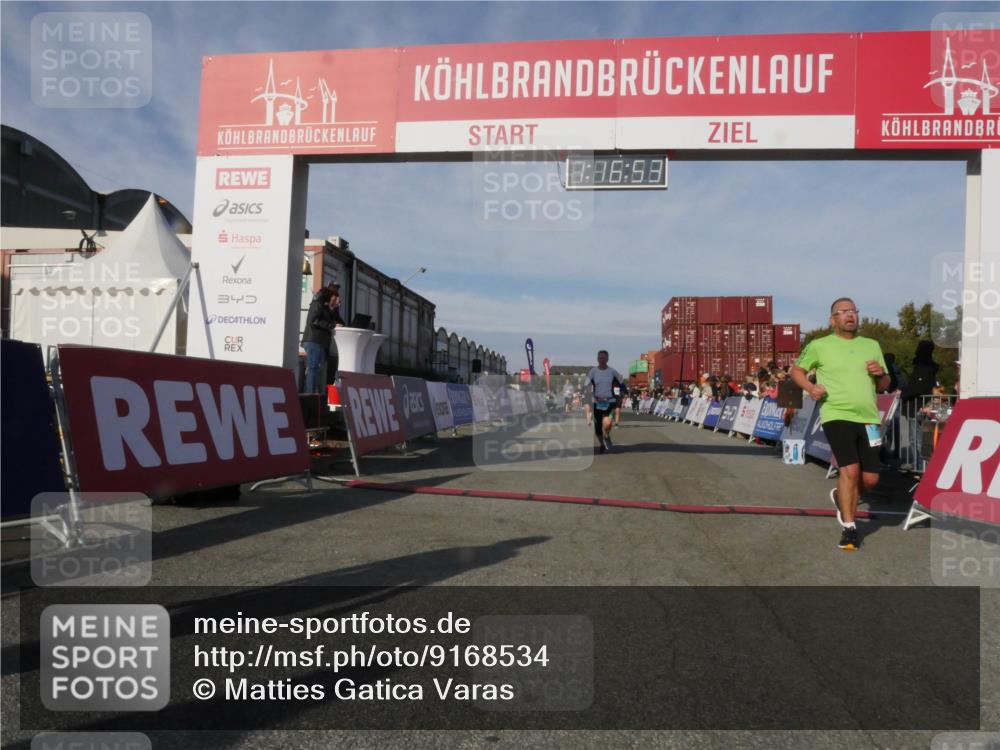 03.10.2025 - Köhlbrandbrückenlauf Matties Gatica Varas http://msf.ph/oto/9168534 03.10.2025 10:16:55 Ziel 1202, 1204, 1303, 1304, 1322, 1708, 1720, 1760, 1938, 2404, 2514, 2750, 3416, 3779 meine-sportfotos.de