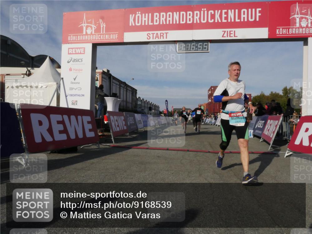 03.10.2025 - Köhlbrandbrückenlauf Matties Gatica Varas http://msf.ph/oto/9168539 03.10.2025 10:16:57 Ziel 1202, 1204, 1303, 1304, 1322, 1708, 1720, 1760, 1938, 2514, 2750, 3125, 3416, 3779 meine-sportfotos.de