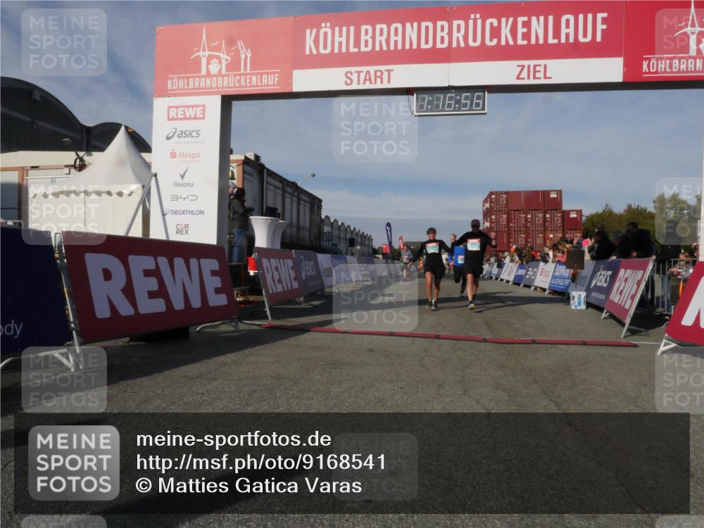 03.10.2025 - Köhlbrandbrückenlauf Matties Gatica Varas http://msf.ph/oto/9168541 03.10.2025 10:16:58 Ziel 1202, 1204, 1303, 1304, 1322, 1708, 1720, 1760, 1938, 2514, 2750, 3125, 3416, 3779 meine-sportfotos.de