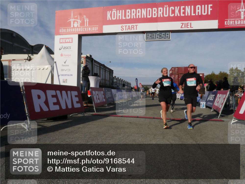 03.10.2025 - Köhlbrandbrückenlauf Matties Gatica Varas http://msf.ph/oto/9168544 03.10.2025 10:16:59 Ziel 1179, 1202, 1204, 1303, 1304, 1322, 1708, 1720, 1760, 1938, 2514, 2750, 2965, 3125, 3416, 3779 meine-sportfotos.de