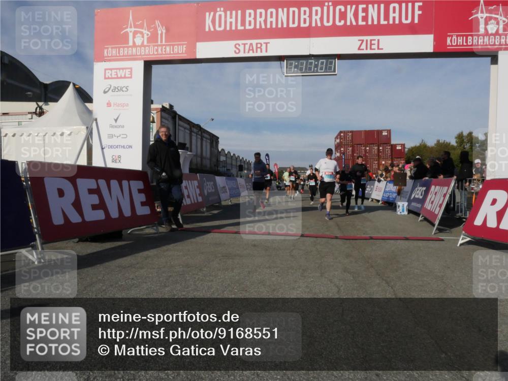 03.10.2025 - Köhlbrandbrückenlauf Matties Gatica Varas http://msf.ph/oto/9168551 03.10.2025 10:17:03 Ziel 1179, 1202, 1204, 1548, 1549, 1708, 1720, 1760, 1938, 2038, 2514, 2750, 2965, 3125, 3416, 3779 meine-sportfotos.de