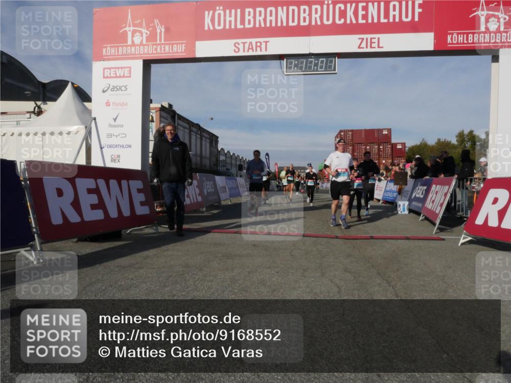03.10.2025 - Köhlbrandbrückenlauf Matties Gatica Varas http://msf.ph/oto/9168552 03.10.2025 10:17:03 Ziel 1179, 1202, 1204, 1548, 1549, 1708, 1720, 1760, 1938, 2038, 2514, 2750, 2965, 3125, 3416, 3779 meine-sportfotos.de