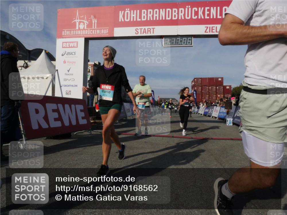 03.10.2025 - Köhlbrandbrückenlauf Matties Gatica Varas http://msf.ph/oto/9168562 03.10.2025 10:17:08 Ziel 1179, 1288, 1289, 1548, 1549, 1956, 2038, 2089, 2965, 3125 meine-sportfotos.de
