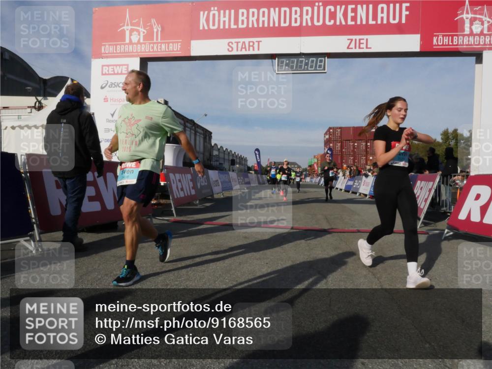 03.10.2025 - Köhlbrandbrückenlauf Matties Gatica Varas http://msf.ph/oto/9168565 03.10.2025 10:17:09 Ziel 1179, 1288, 1289, 1548, 1549, 1809, 1956, 2038, 2089, 2965 meine-sportfotos.de