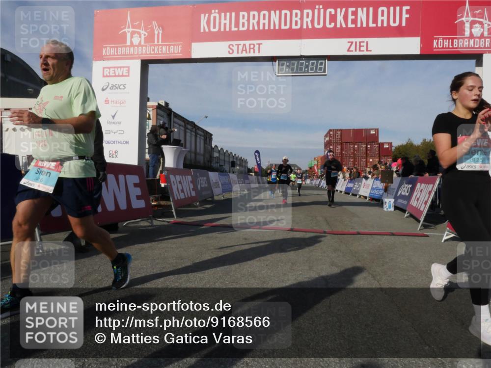 03.10.2025 - Köhlbrandbrückenlauf Matties Gatica Varas http://msf.ph/oto/9168566 03.10.2025 10:17:10 Ziel 1179, 1288, 1289, 1548, 1549, 1809, 1956, 2038, 2089, 2965 meine-sportfotos.de