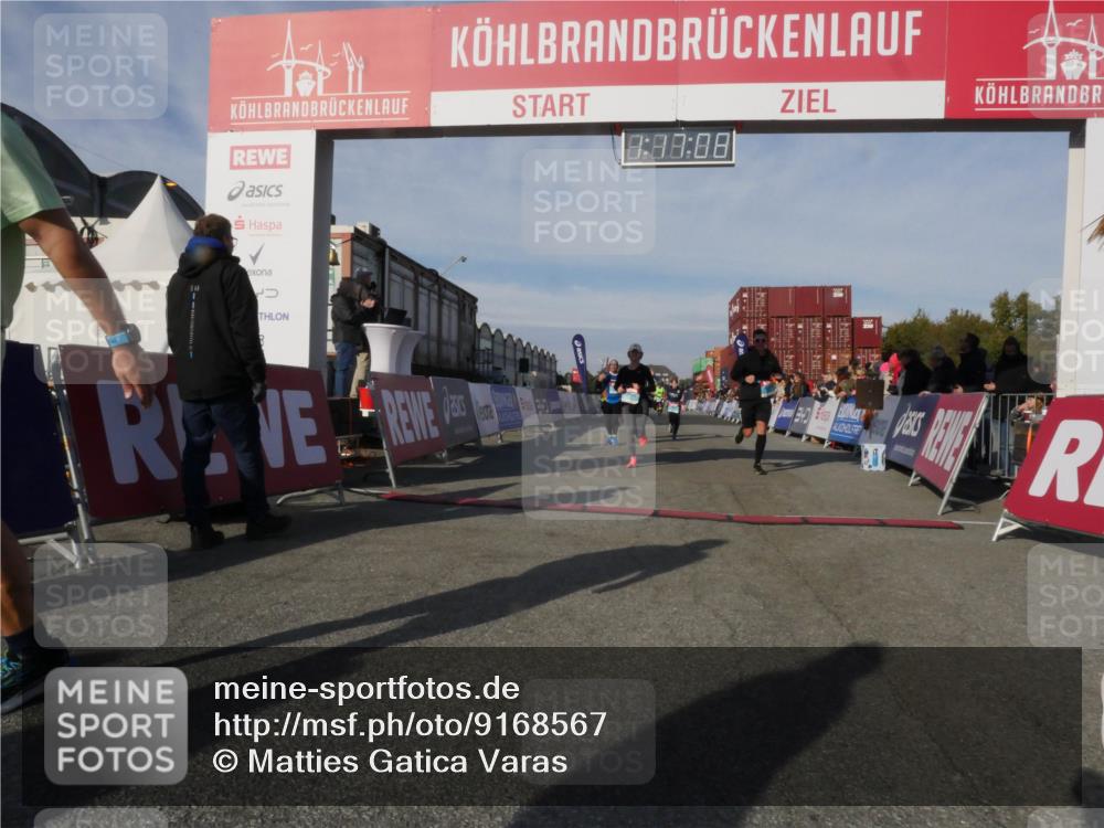 03.10.2025 - Köhlbrandbrückenlauf Matties Gatica Varas http://msf.ph/oto/9168567 03.10.2025 10:17:10 Ziel 1179, 1288, 1289, 1548, 1549, 1809, 1956, 2038, 2089, 2965 meine-sportfotos.de