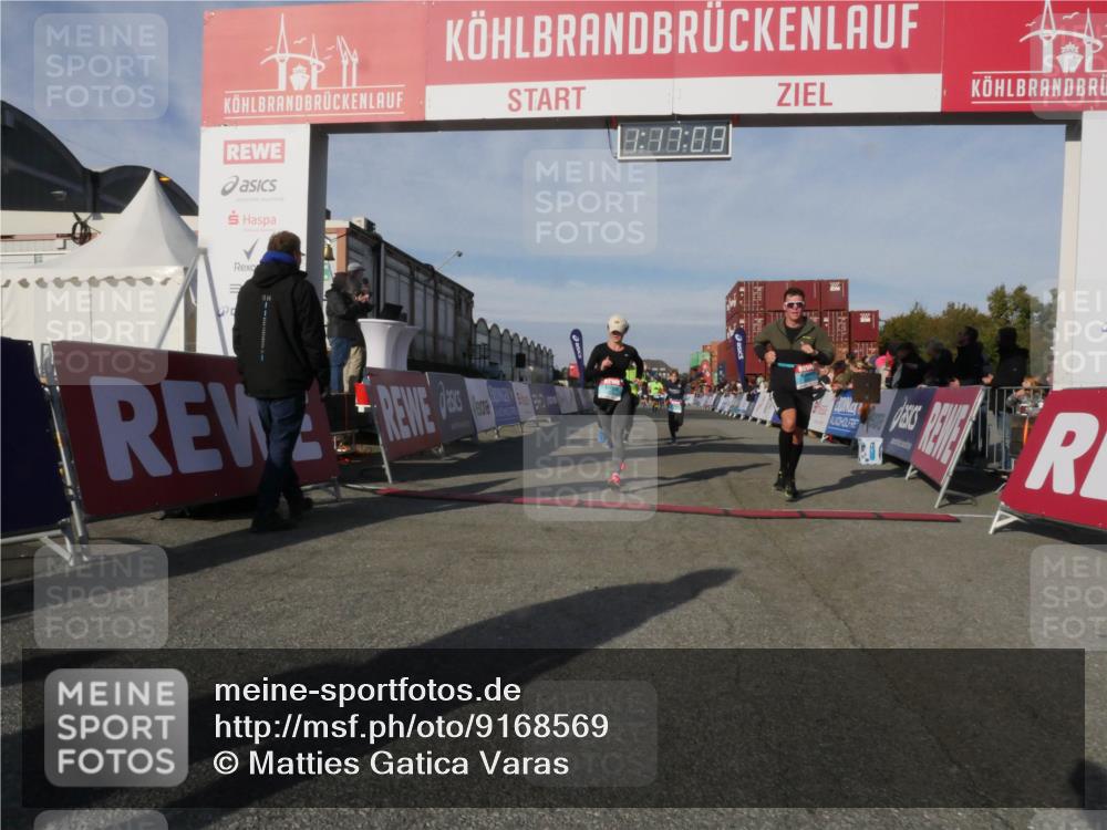 03.10.2025 - Köhlbrandbrückenlauf Matties Gatica Varas http://msf.ph/oto/9168569 03.10.2025 10:17:11 Ziel 1179, 1288, 1289, 1548, 1549, 1809, 1956, 2038, 2089, 2965 meine-sportfotos.de