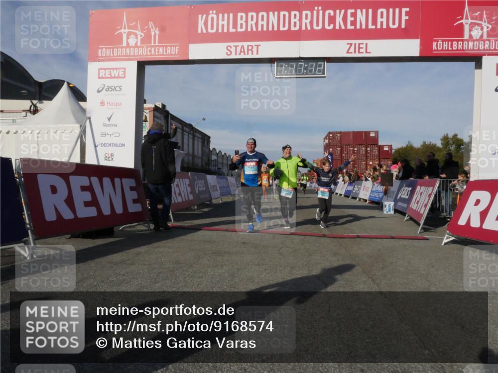 03.10.2025 - Köhlbrandbrückenlauf Matties Gatica Varas http://msf.ph/oto/9168574 03.10.2025 10:17:14 Ziel 1031, 1288, 1289, 1548, 1549, 1807, 1809, 1956, 2089, 3281, 3765 meine-sportfotos.de