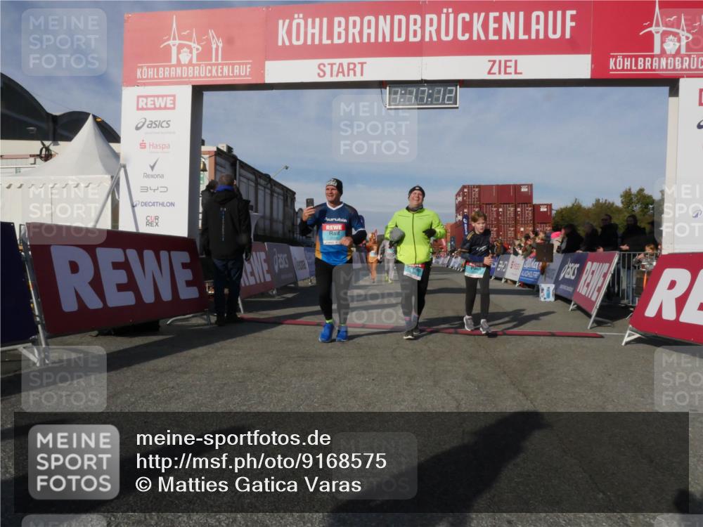 03.10.2025 - Köhlbrandbrückenlauf Matties Gatica Varas http://msf.ph/oto/9168575 03.10.2025 10:17:14 Ziel 1031, 1288, 1289, 1548, 1549, 1807, 1809, 1956, 2089, 3281, 3765 meine-sportfotos.de
