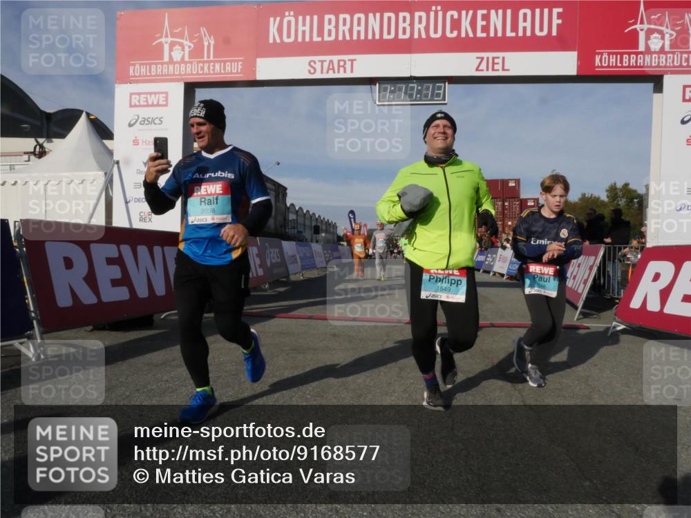 03.10.2025 - Köhlbrandbrückenlauf Matties Gatica Varas http://msf.ph/oto/9168577 03.10.2025 10:17:15 Ziel 1031, 1288, 1289, 1807, 1809, 1835, 1850, 1956, 2089, 3281, 3557, 3765 meine-sportfotos.de