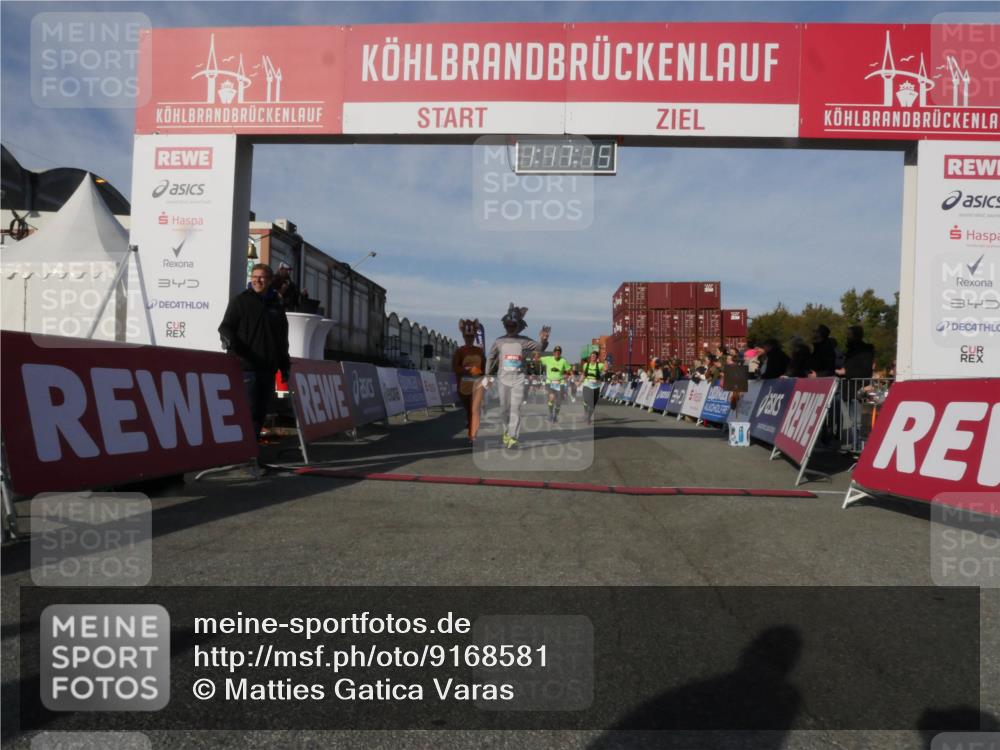03.10.2025 - Köhlbrandbrückenlauf Matties Gatica Varas http://msf.ph/oto/9168581 03.10.2025 10:17:17 Ziel 1031, 1288, 1289, 1807, 1809, 1835, 1850, 1956, 2089, 3281, 3557, 3765 meine-sportfotos.de
