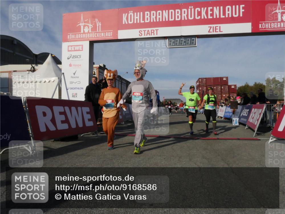 03.10.2025 - Köhlbrandbrückenlauf Matties Gatica Varas http://msf.ph/oto/9168586 03.10.2025 10:17:19 Ziel 1031, 1794, 1807, 1809, 1835, 1850, 1956, 2089, 2974, 3281, 3557, 3765 meine-sportfotos.de