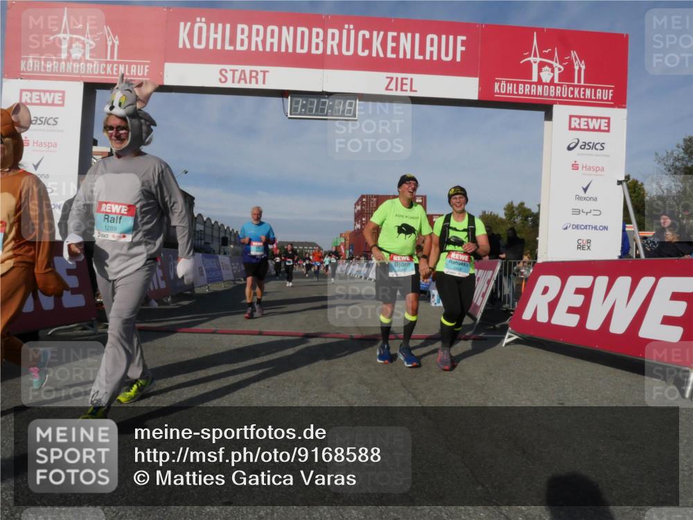 03.10.2025 - Köhlbrandbrückenlauf Matties Gatica Varas http://msf.ph/oto/9168588 03.10.2025 10:17:20 Ziel 1031, 1794, 1807, 1809, 1835, 1850, 2974, 3281, 3557, 3765 meine-sportfotos.de