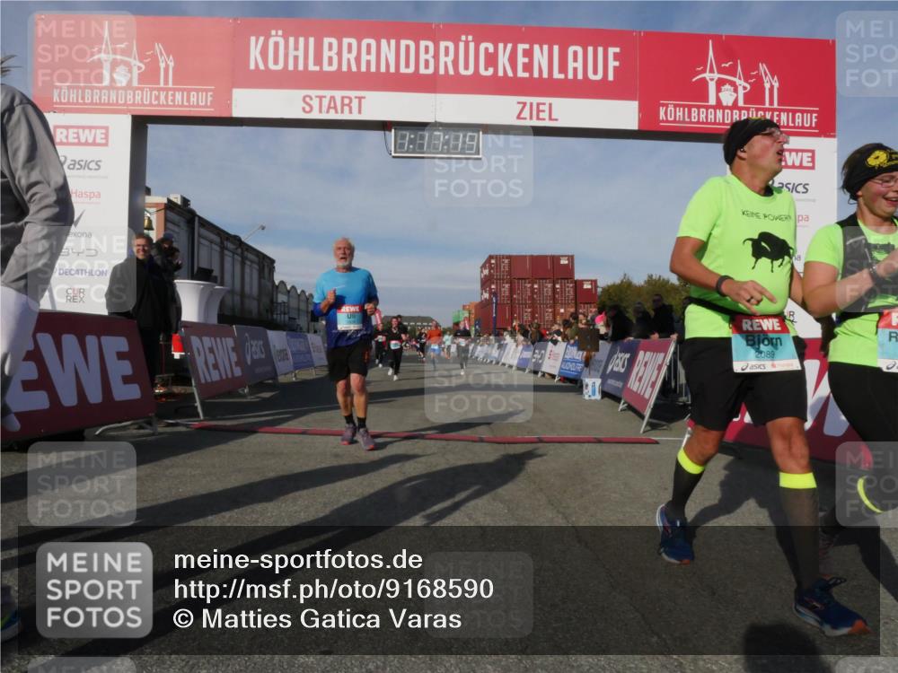 03.10.2025 - Köhlbrandbrückenlauf Matties Gatica Varas http://msf.ph/oto/9168590 03.10.2025 10:17:21 Ziel 1031, 1573, 1794, 1807, 1809, 1835, 1850, 2974, 3281, 3557, 3765 meine-sportfotos.de