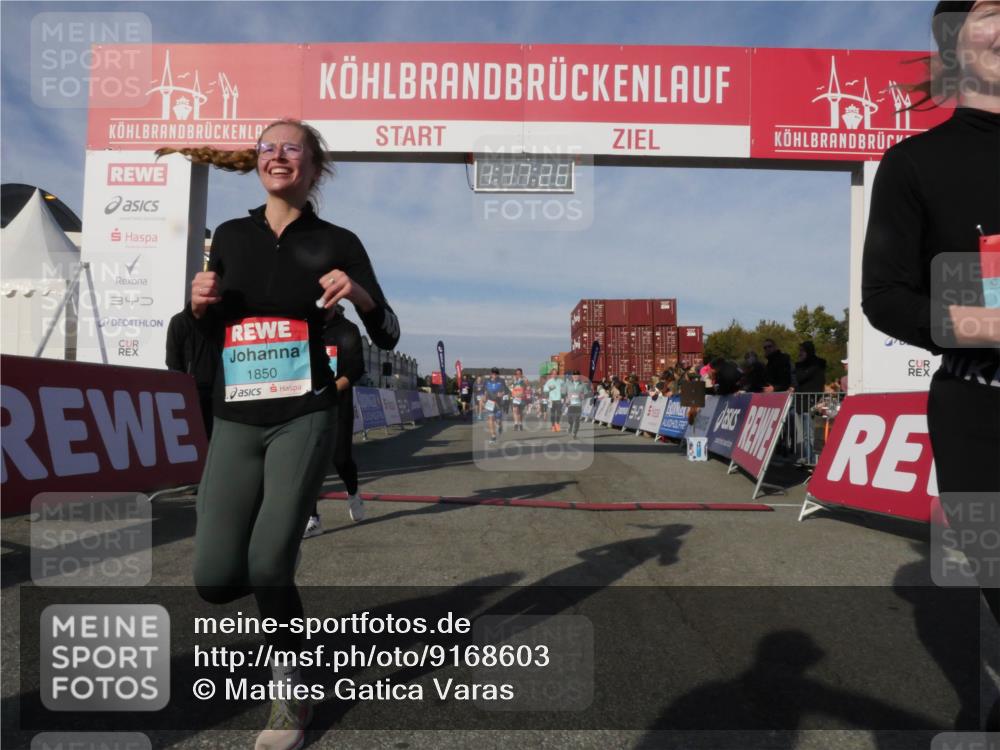 03.10.2025 - Köhlbrandbrückenlauf Matties Gatica Varas http://msf.ph/oto/9168603 03.10.2025 10:17:28 Ziel 1283, 1573, 1794, 1883, 2242, 2269, 2789, 2974, 3191, 3252, 3265, 3642 meine-sportfotos.de