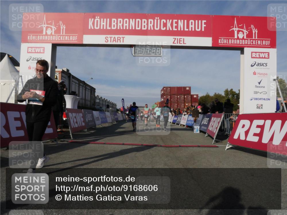 03.10.2025 - Köhlbrandbrückenlauf Matties Gatica Varas http://msf.ph/oto/9168606 03.10.2025 10:17:30 Ziel 1283, 1481, 1573, 1794, 1883, 2242, 2269, 2789, 2974, 3191, 3252, 3265, 3642 meine-sportfotos.de