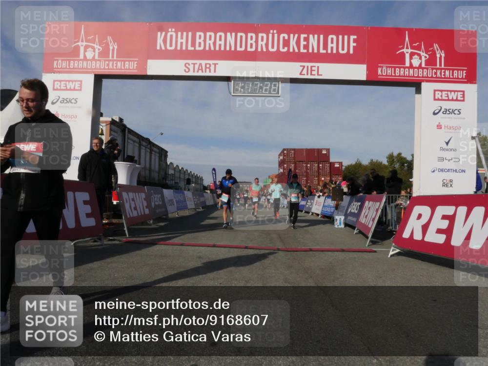03.10.2025 - Köhlbrandbrückenlauf Matties Gatica Varas http://msf.ph/oto/9168607 03.10.2025 10:17:30 Ziel 1283, 1481, 1573, 1794, 1883, 2242, 2269, 2789, 2974, 3191, 3252, 3265, 3642 meine-sportfotos.de