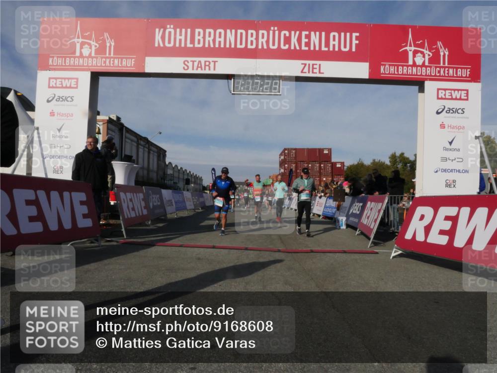 03.10.2025 - Köhlbrandbrückenlauf Matties Gatica Varas http://msf.ph/oto/9168608 03.10.2025 10:17:31 Ziel 1283, 1481, 1573, 1794, 1883, 2242, 2269, 2577, 2789, 2974, 3191, 3252, 3265, 3642 meine-sportfotos.de