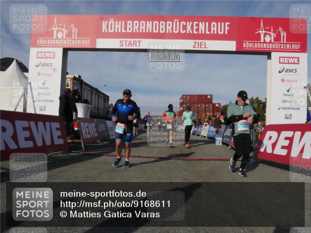 03.10.2025 - Köhlbrandbrückenlauf Matties Gatica Varas http://msf.ph/oto/9168611 03.10.2025 10:17:32 Ziel 1283, 1481, 1573, 1792, 1883, 2242, 2269, 2577, 2789, 3191, 3252, 3265, 3642 meine-sportfotos.de