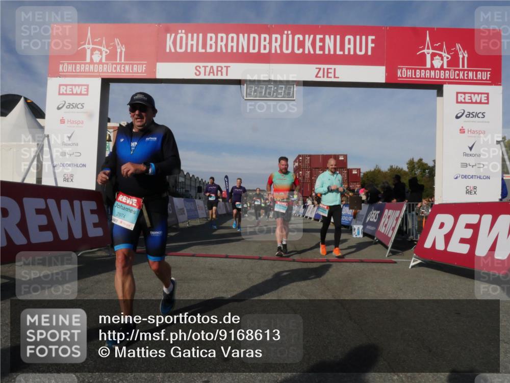 03.10.2025 - Köhlbrandbrückenlauf Matties Gatica Varas http://msf.ph/oto/9168613 03.10.2025 10:17:33 Ziel 1283, 1481, 1573, 1792, 1883, 2172, 2242, 2269, 2577, 2789, 3191, 3252, 3265, 3642 meine-sportfotos.de
