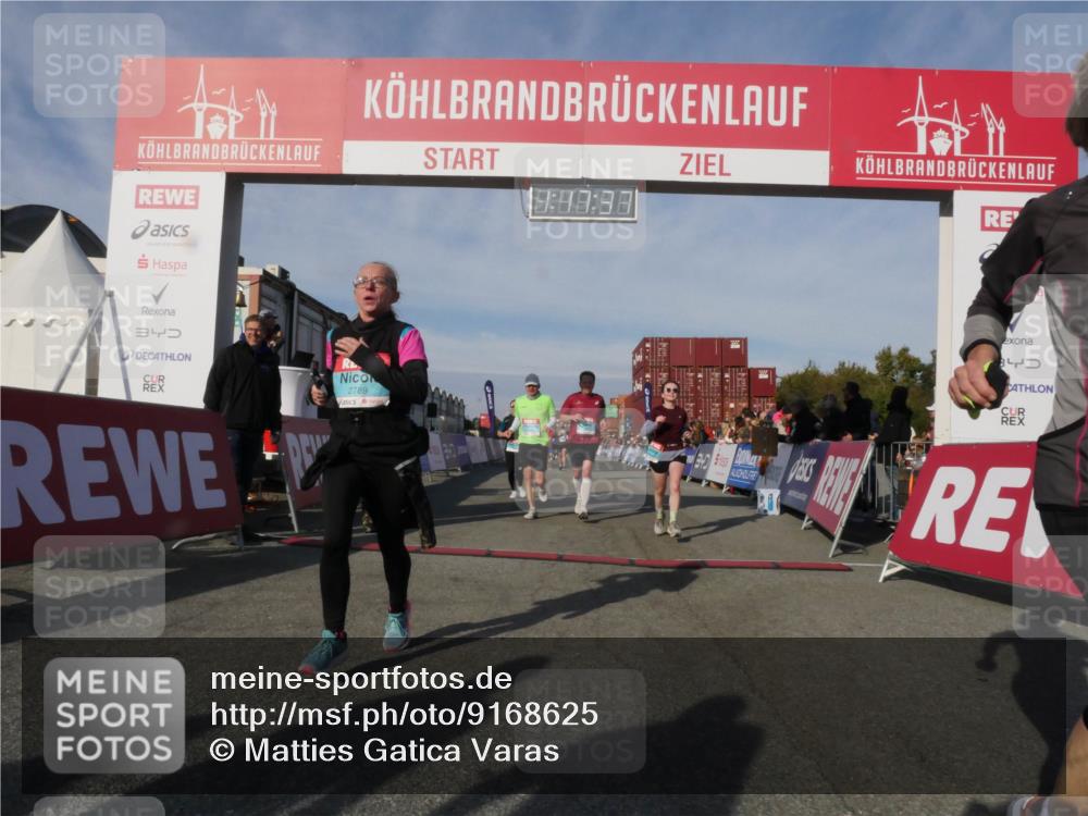 03.10.2025 - Köhlbrandbrückenlauf Matties Gatica Varas http://msf.ph/oto/9168625 03.10.2025 10:17:39 Ziel 1213, 1481, 1647, 1792, 1883, 2172, 2577, 2765, 2768, 2770, 3081, 3172, 3265, 3642, 3647 meine-sportfotos.de