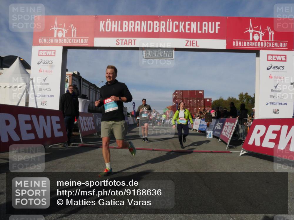 03.10.2025 - Köhlbrandbrückenlauf Matties Gatica Varas http://msf.ph/oto/9168636 03.10.2025 10:17:44 Ziel 1213, 1647, 1684, 1792, 2172, 2765, 2768, 2770, 2825, 2826, 3081, 3172, 3216, 3647 meine-sportfotos.de