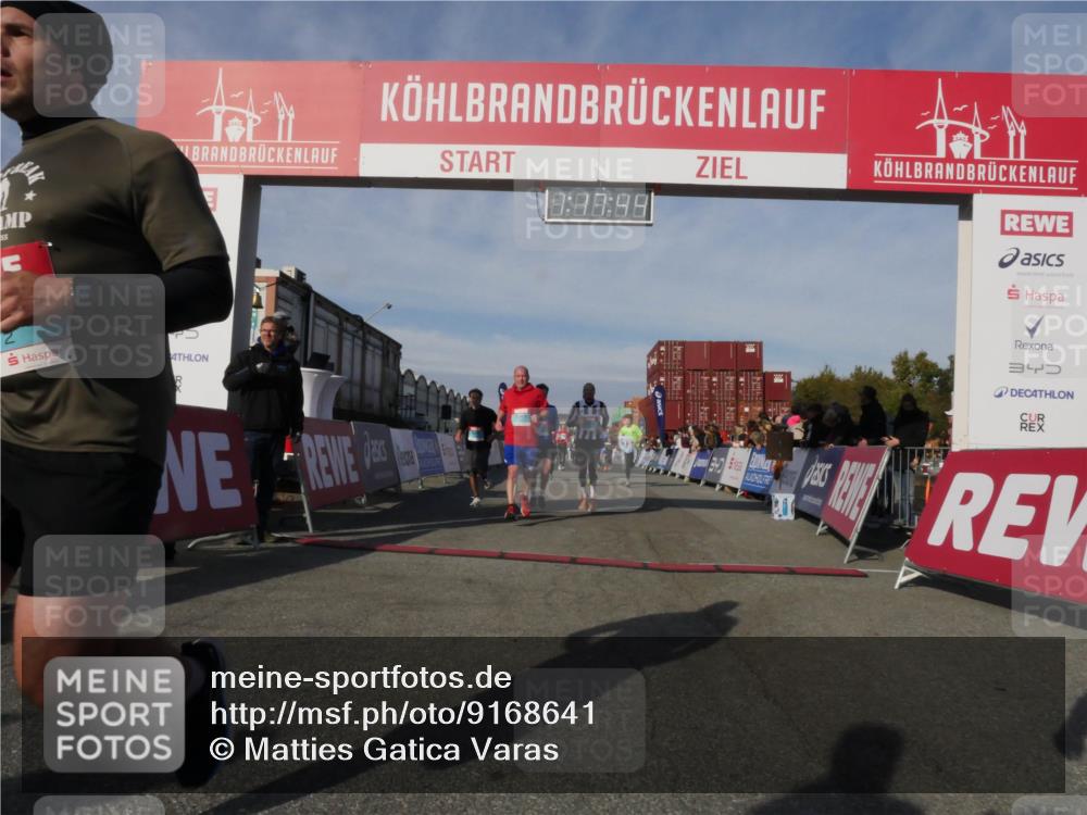 03.10.2025 - Köhlbrandbrückenlauf Matties Gatica Varas http://msf.ph/oto/9168641 03.10.2025 10:17:46 Ziel 1213, 1647, 1684, 1695, 1731, 2678, 2765, 2768, 2770, 2825, 2826, 2836, 2905, 3081, 3172, 3216, 3647 meine-sportfotos.de