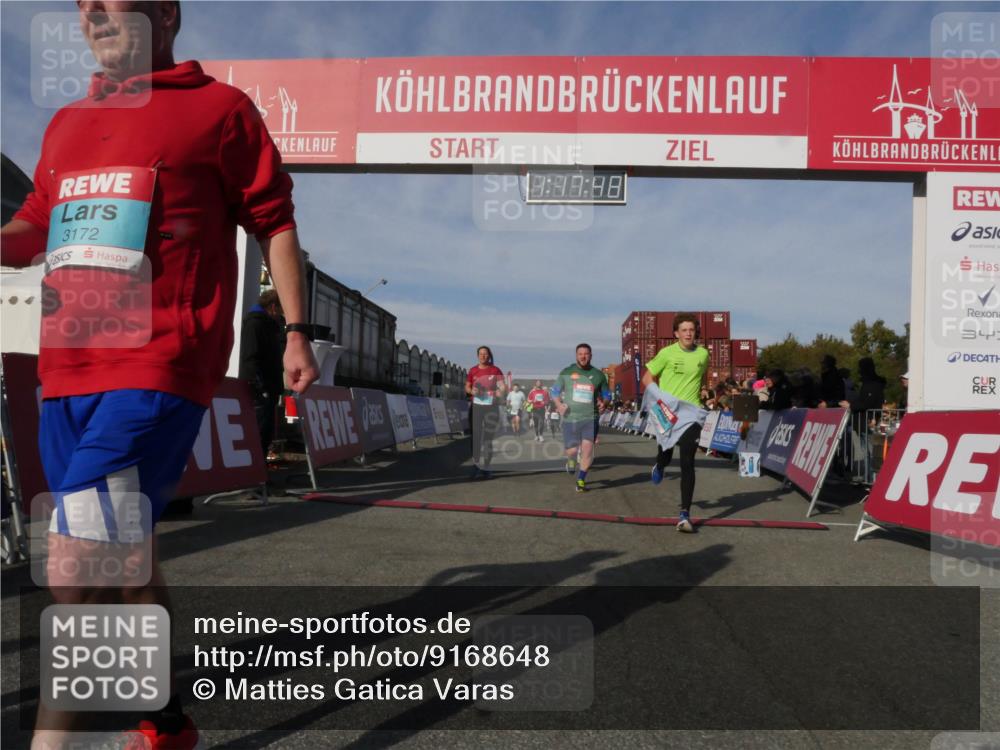 03.10.2025 - Köhlbrandbrückenlauf Matties Gatica Varas http://msf.ph/oto/9168648 03.10.2025 10:17:50 Ziel 1213, 1634, 1647, 1659, 1684, 1695, 1731, 1736, 2088, 2678, 2825, 2826, 2836, 2905, 3081, 3216, 3468 meine-sportfotos.de