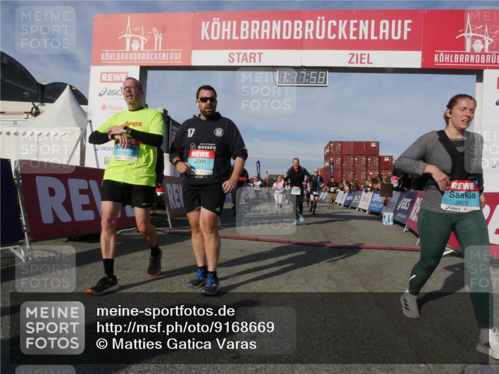 03.10.2025 - Köhlbrandbrückenlauf Matties Gatica Varas http://msf.ph/oto/9168669 03.10.2025 10:18:00 Ziel 1164, 1634, 1649, 1659, 1671, 1736, 1815, 1831, 1941, 2088, 2270, 2361, 2372, 2376, 2499, 2670, 2984, 3150, 3156, 3268, 3468, 3762 meine-sportfotos.de