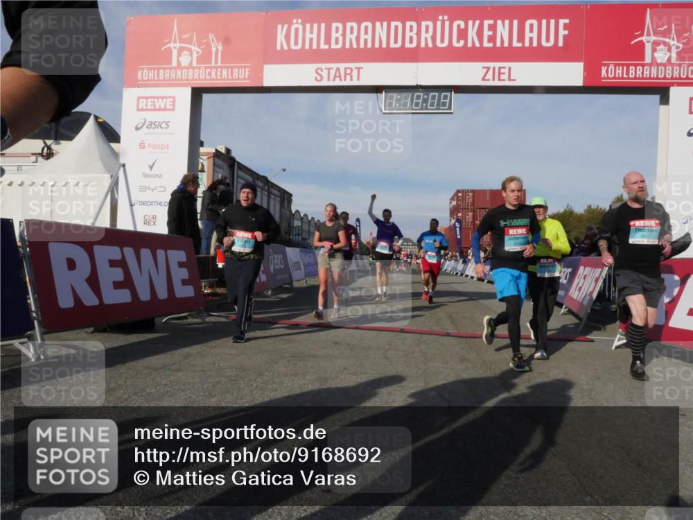 03.10.2025 - Köhlbrandbrückenlauf Matties Gatica Varas http://msf.ph/oto/9168692 03.10.2025 10:18:11 Ziel 1121, 1471, 1513, 1812, 1815, 2499, 2544, 2984, 3017, 3175, 3486, 3487, 3762, 3826 meine-sportfotos.de