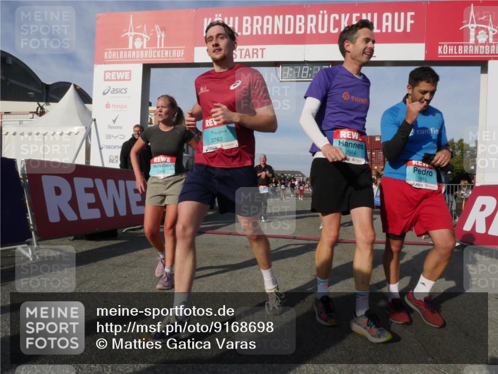 03.10.2025 - Köhlbrandbrückenlauf Matties Gatica Varas http://msf.ph/oto/9168698 03.10.2025 10:18:13 Ziel 1121, 1471, 1513, 1812, 2544, 3017, 3175, 3486, 3487, 3826 meine-sportfotos.de