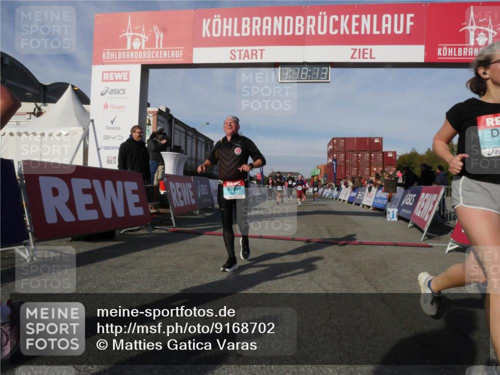 03.10.2025 - Köhlbrandbrückenlauf Matties Gatica Varas http://msf.ph/oto/9168702 03.10.2025 10:18:15 Ziel 1121, 1471, 1812, 2544, 3175, 3310, 3486, 3487, 3826 meine-sportfotos.de